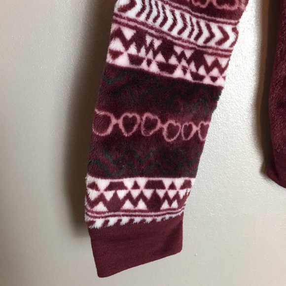 Cold Crush DRAMA LLAMA Soft Cozy Graphic Sweater - Picture 4 of 14